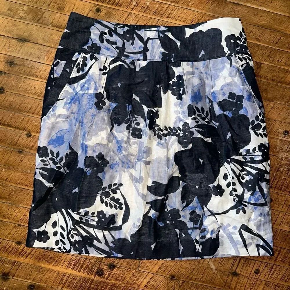 Ann Taylor blue watercolor floral business casual 6 pencil skirt